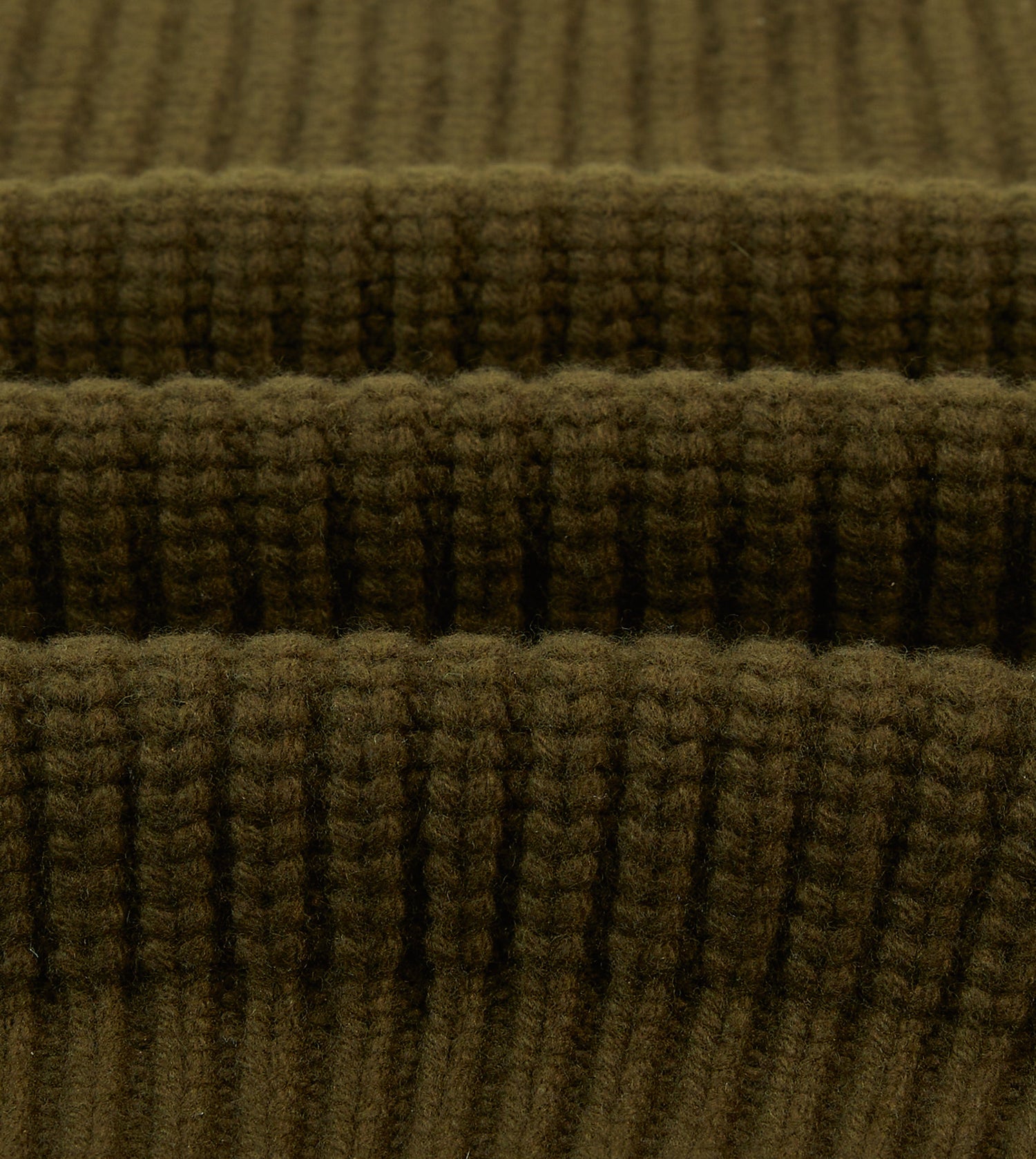 Olive Lambswool Heavy Gauge Fisherman Crew Neck Jumper